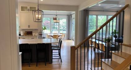 Spacious 6-bedroom house steps from Aronimink Golf Course Entrance