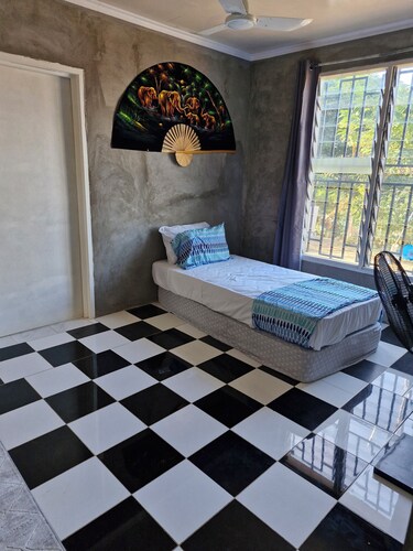 Entire 2 bedroom Apartment in Port Moresby 10 minutes drive to the nature park