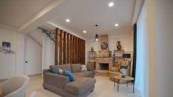 Signature-Villa, Balkon, Bergblick | Wohnbereich