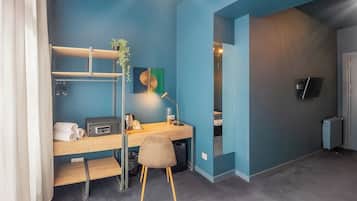 Doppelzimmer, Stadtblick | Zimmersafe, Schreibtisch, laptopgeeigneter Arbeitsplatz