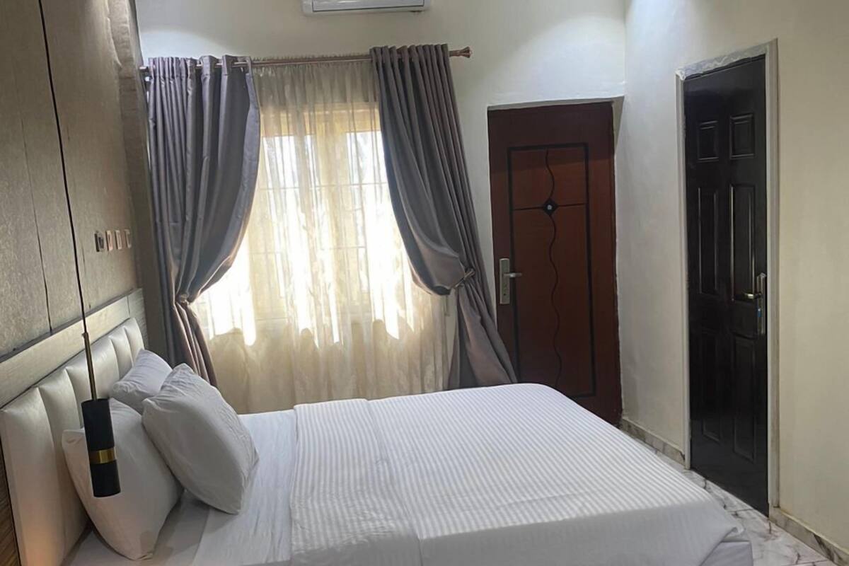 Deluxe Double Room Single Use, Balcony, City View | Desk, laptop workspace