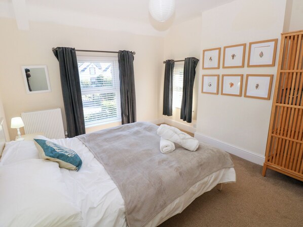 4 yatak odası, ayrı ayrı dekore edilmiş, ayrı ayrı döşenmiş 