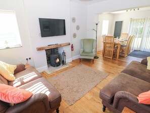 Living area - Hawthorns (Swansea)