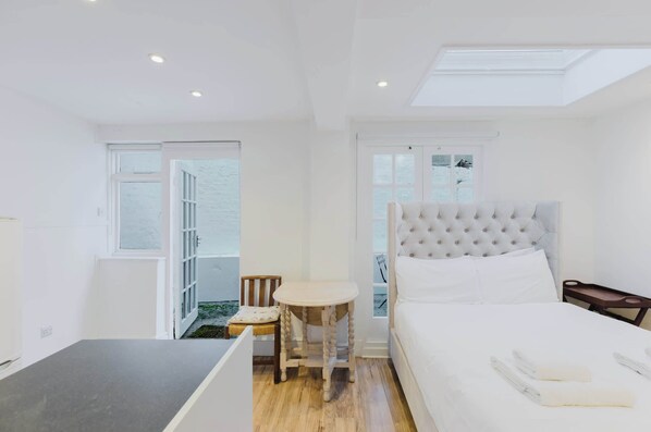 Internet, bed sheets