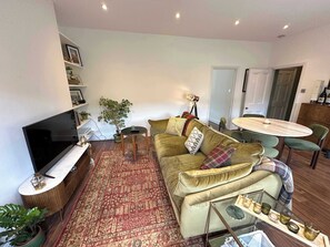 Unclassified image, 5 of 15, button