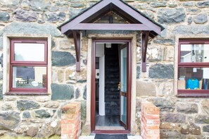 Exterior detail - Bryn Bethel - sleeps 6 guests in 3 bedrooms (Caernarfon)