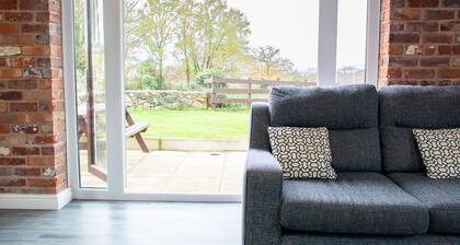 Bryn Bethel - sleeps 6 guests in 3 bedrooms