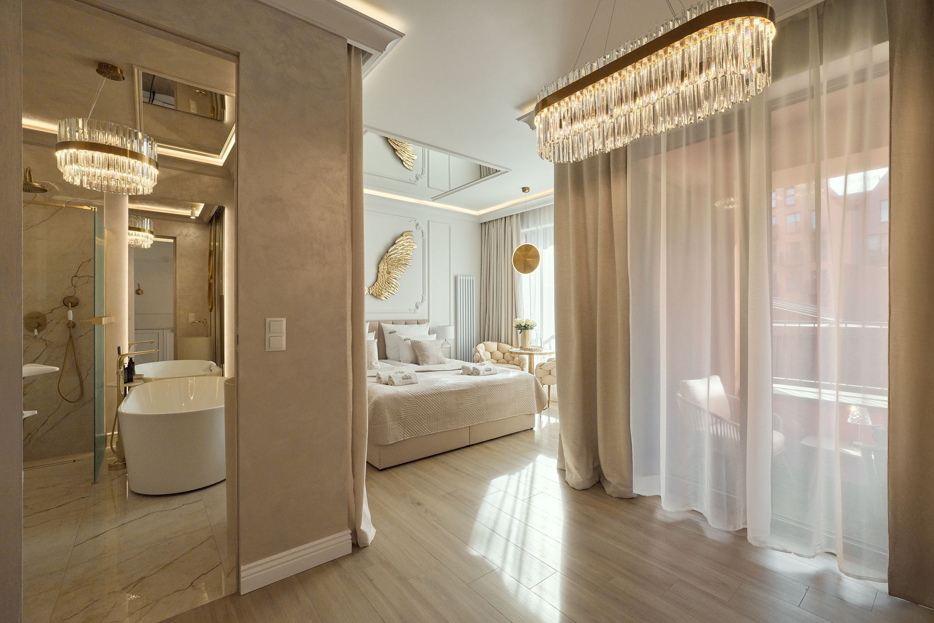 Estudio Deluxe, hidromasaje | Área de sala de estar | Televisión de pantalla plana 