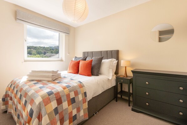 3 bedrooms, WiFi, bed sheets