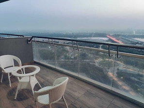 Luxury Apartment | Balcony