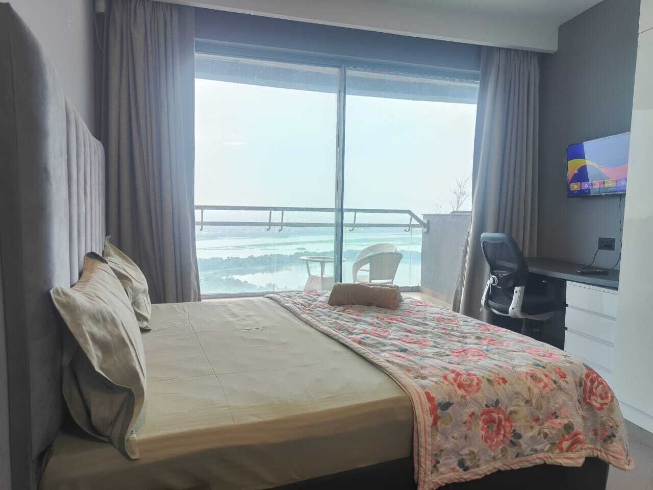 Luxury Apartment | Rollaway beds, free WiFi, bed sheets