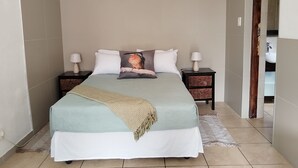 Unclassified image, 4 of 13, button - Charming Studio Oasis Close to Life Bedford Gardens Hospital (Johannesburg)