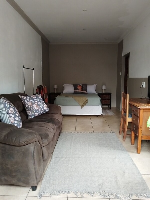 Studio, 1 chambre, fumeurs, patio | Salle de séjour