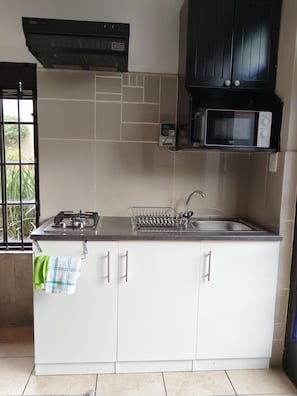 Interior - Charming Studio Oasis Close to Life Bedford Gardens Hospital (Johannesburg)