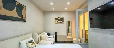 مكواة/لوح كي وواي فاي مجانًا وملاءات أسرّة