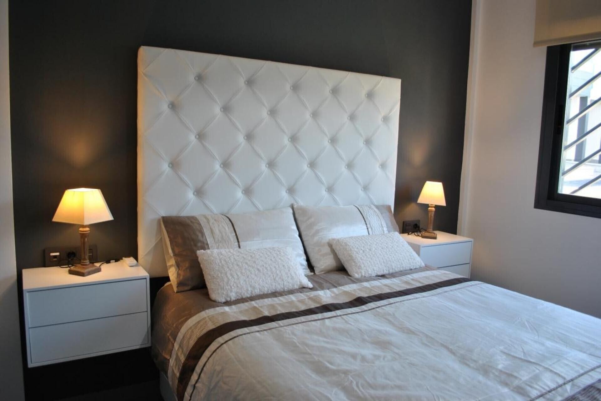 2 dormitoris, planxa i posts de planxar, wifi gratuïta i roba de llit 