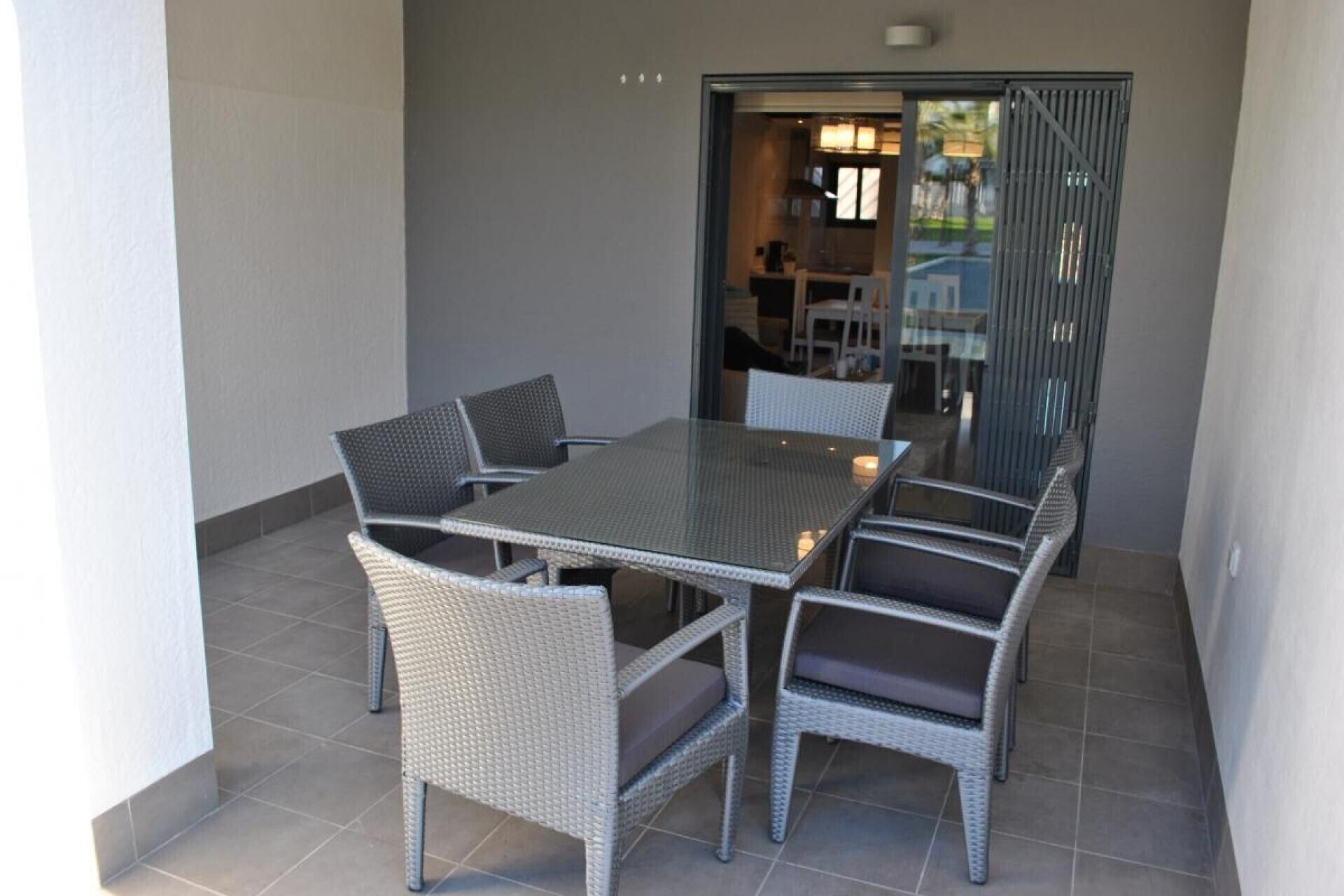 屋外ダイニングエリア