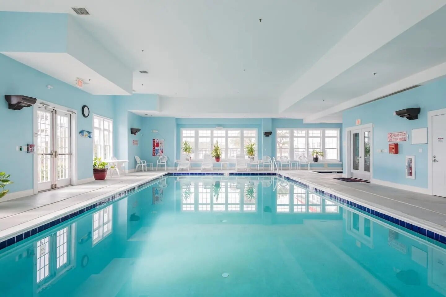 Una piscina cubierta