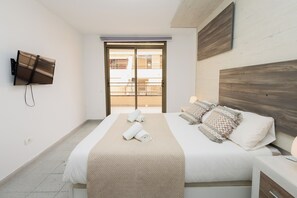 2 bedrooms, iron/ironing board, travel crib, free WiFi - Los Cristianos Penthouse Alma Homes (Los Cristianos)