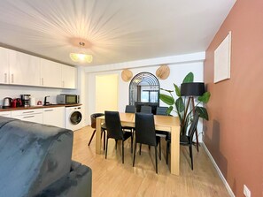 Dining - Urban Flat 194 - Spacious 3 Bedroom Montmartre (París)