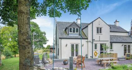 4 bedroom accommodation in Betws-Y-Coed