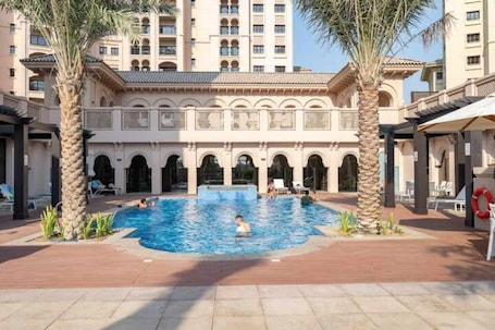Pool. Free housekeeping visits during your stay - StayShort - Jumeirah Golf Estates Retreat with Scenic Views Sleeps 2
