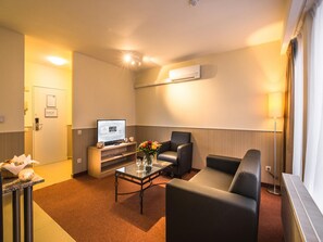 House | Living room - Modern Apartment in Antwerp With Terrace (Antwerp)