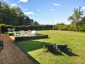 Property grounds - 4 bedroom accommodation in Redgrave (Redgrave)