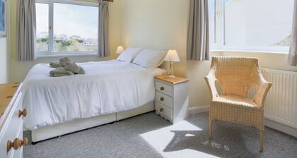 4 bedroom accommodation in St Mawes