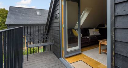 Beautiful property with amazing views across the surrounding countryside.