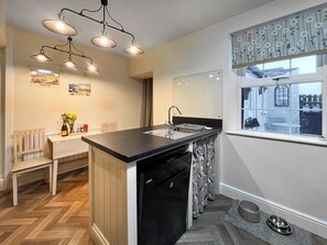 Unclassified image, 2 of 22, button