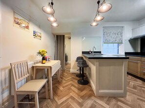 Unclassified image, 3 of 22, button