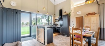 3 bedroom accommodation in Congerstone