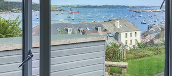 Ideal for a relaxing coastal getaway with everything on your doorstep.