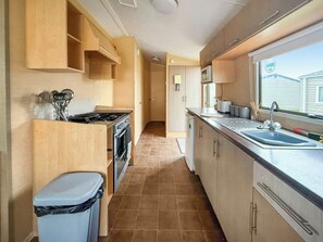 Private kitchen - 3 bedroom accommodation in Rhyl (Rhyl)