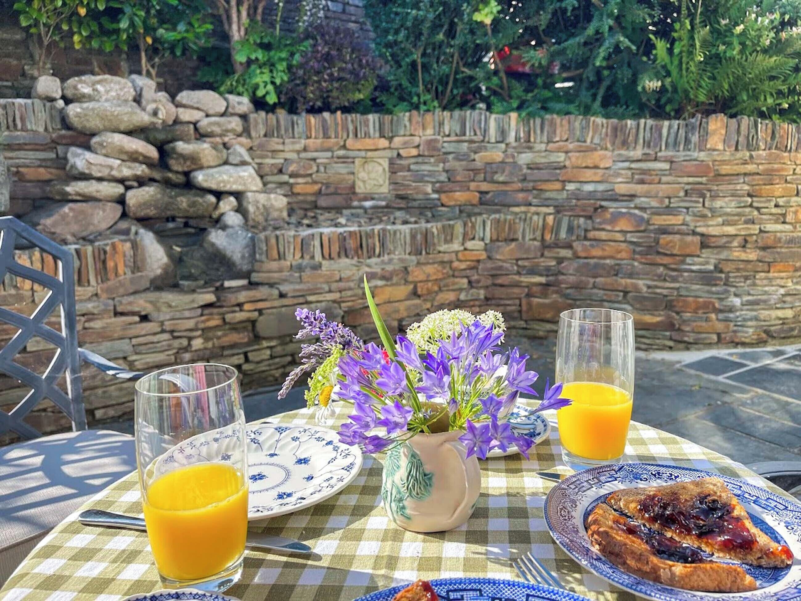 تناول الطعام بالخارج