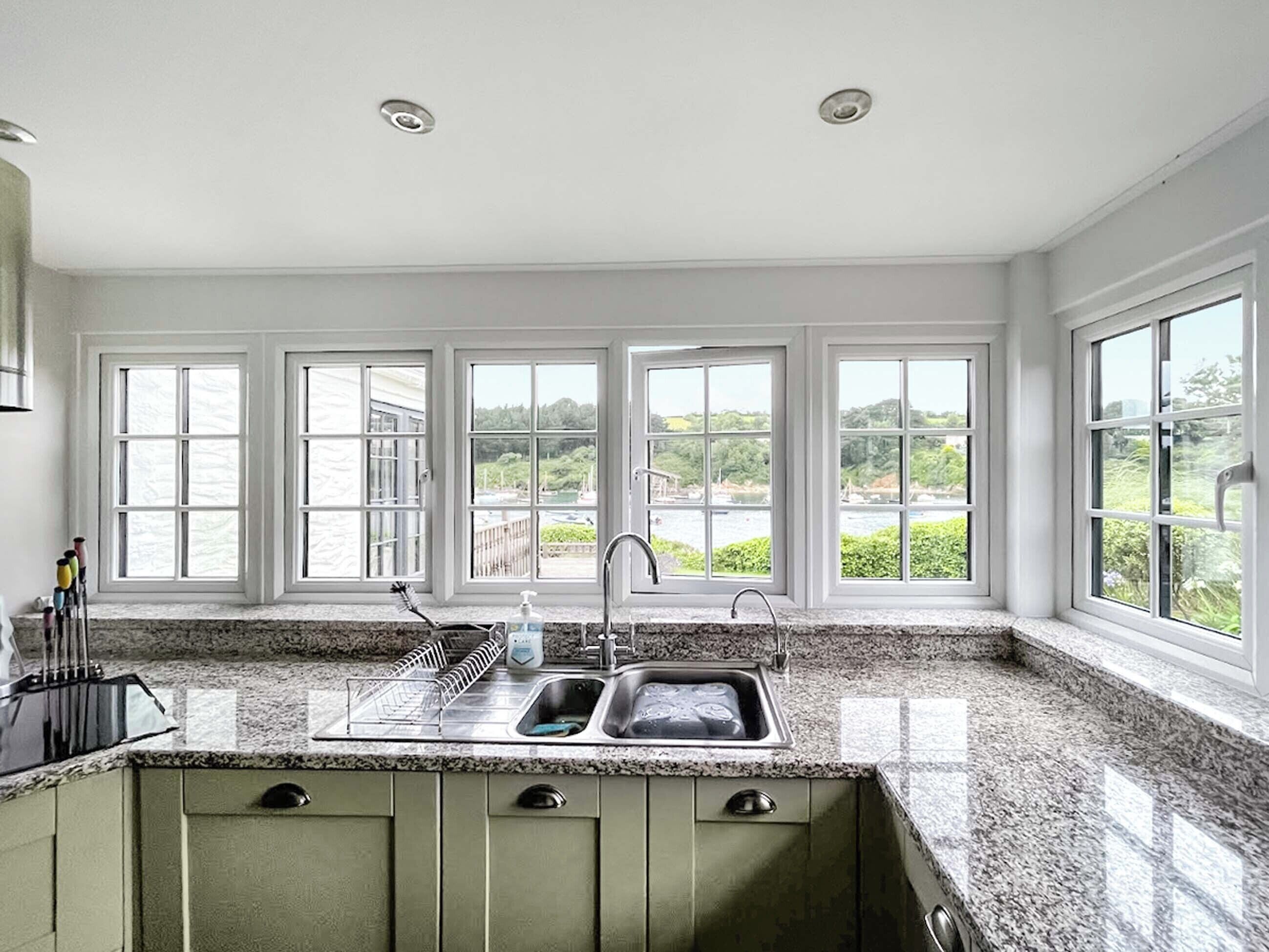 غسالة أطباق، كرسي للأطفال