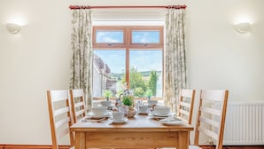 Unclassified image, 3 of 44, button - 2 bedroom accommodation in Blandford Forum (Blandford Forum)