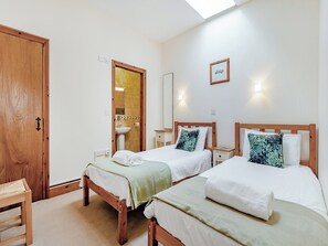 2 bedrooms, WiFi (free)