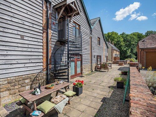 2 bedroom accommodation in Blandford Forum