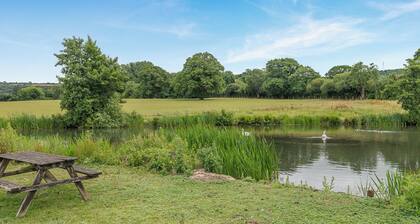 2 bedroom accommodation in Blandford Forum