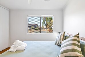 3 bedrooms, WiFi, bed sheets