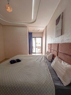 2 quartos, ferros/tábuas de passar roupa, Wi-Fi, roupa de cama