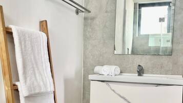 Shower, towels