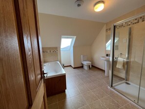 Shower - Airigh nam Fiadh (South Uist)
