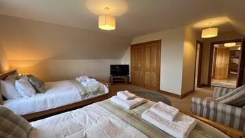 4 bedrooms, individually decorated, individually furnished, free WiFi