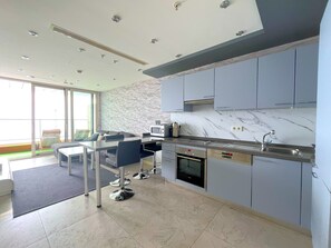 Condo Prestige, balcon, vue sur la mer | Cuisine privée