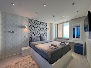 Premium Condo, Balcony, Sea View | Soundproofing, iron/ironing board, free WiFi - Flex Ottomare Suites (İstanbul)