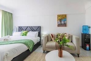 1 bedroom, iron/ironing board, WiFi, bed sheets - Modern Furnished Studio at Smart Homes Kilimani (Nairobi)