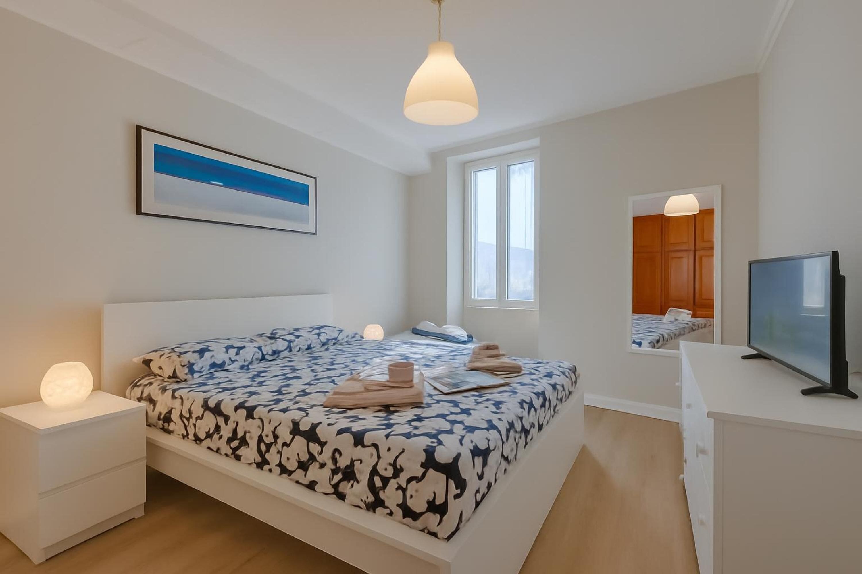 Standard-Apartment, Mehrere Schlafzimmer (Armonia Centrale) | 1 Schlafzimmer, Bügeleisen/Bügelbrett, kostenloses WLAN, Bettwäsche